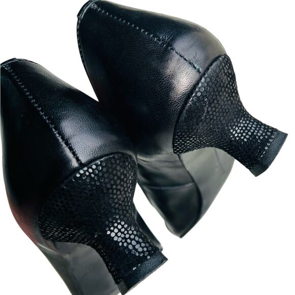 Vaneli Cap-Toe Black Kitten Heels - Picture 6 of 6